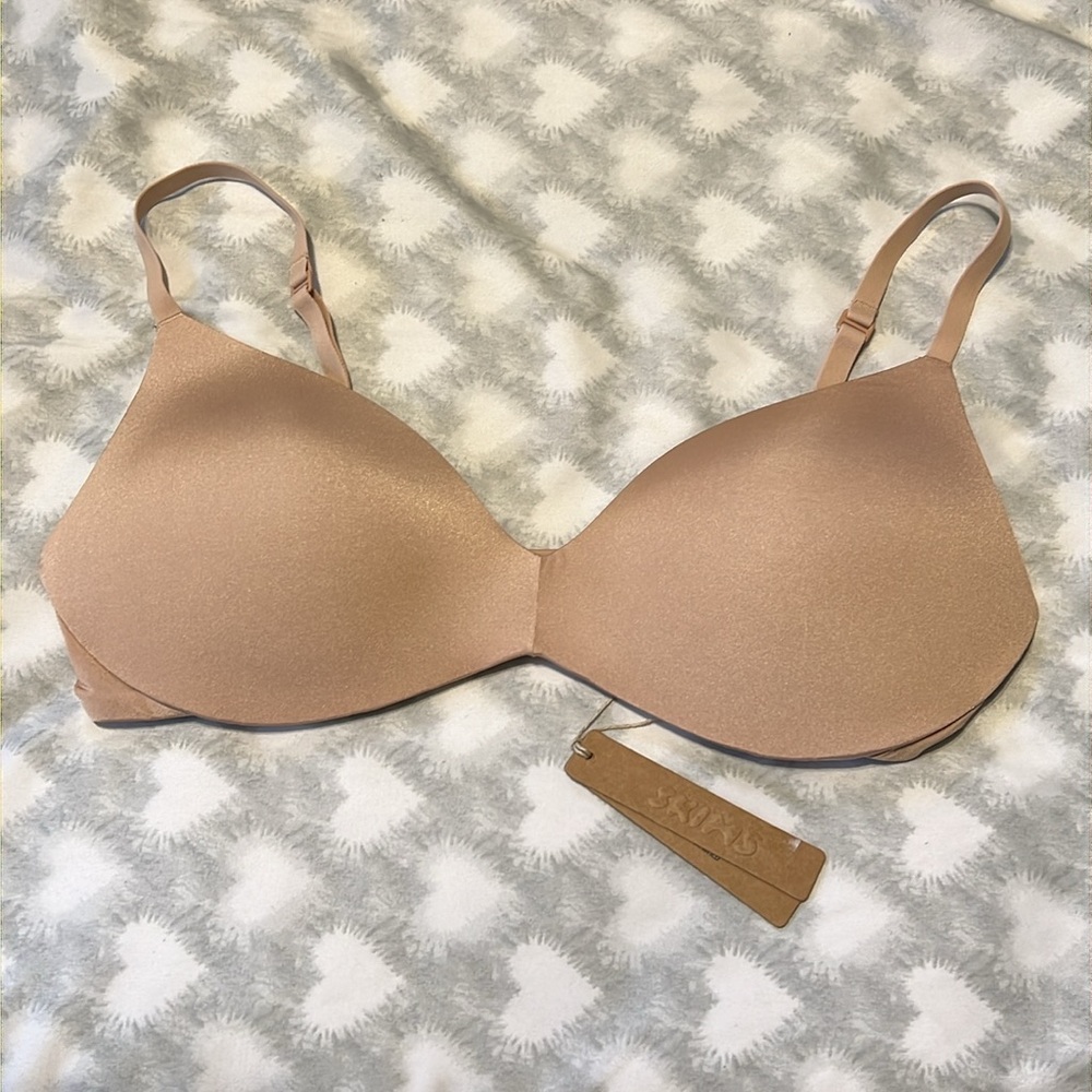SKIMS Tan Bra wireless push up bra - Picture 3 of 5